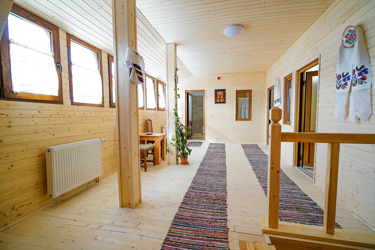 ホテル Casa Ralucai モイセイ エクステリア 写真