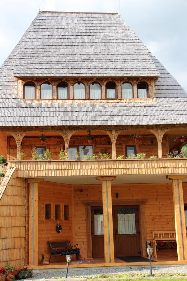ホテル Casa Ralucai モイセイ エクステリア 写真